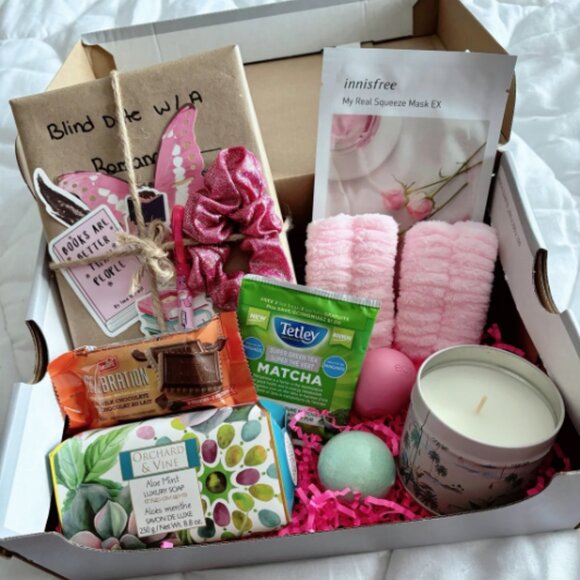 ๐ Large Rainy Day / Blind Date with a Book Mystery Box / Self-Care Box! ๐ - Picture 12 of 13